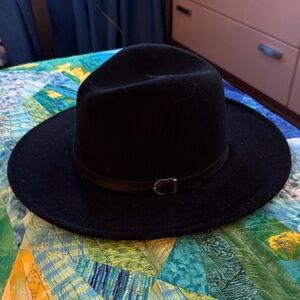 NWOT Venus Black Wool Felt Wide Brim Fedora Hat w/ Buckle